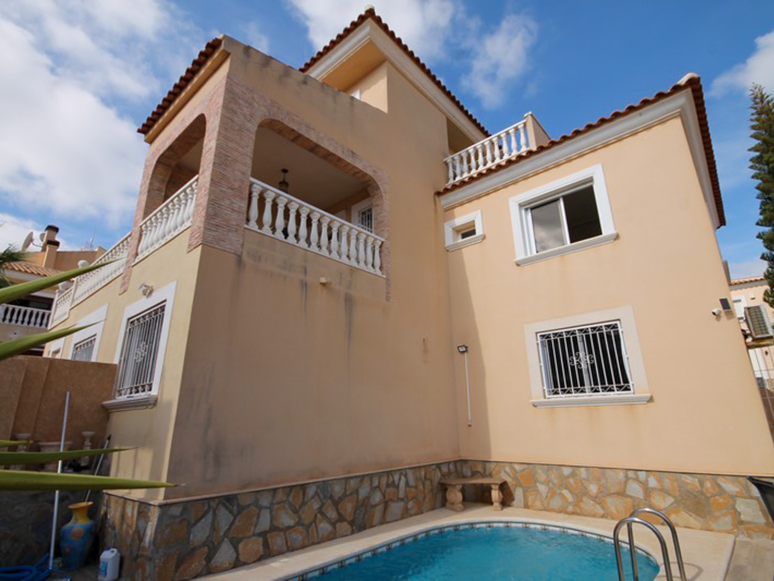 5 Bed Detached with Private Pool