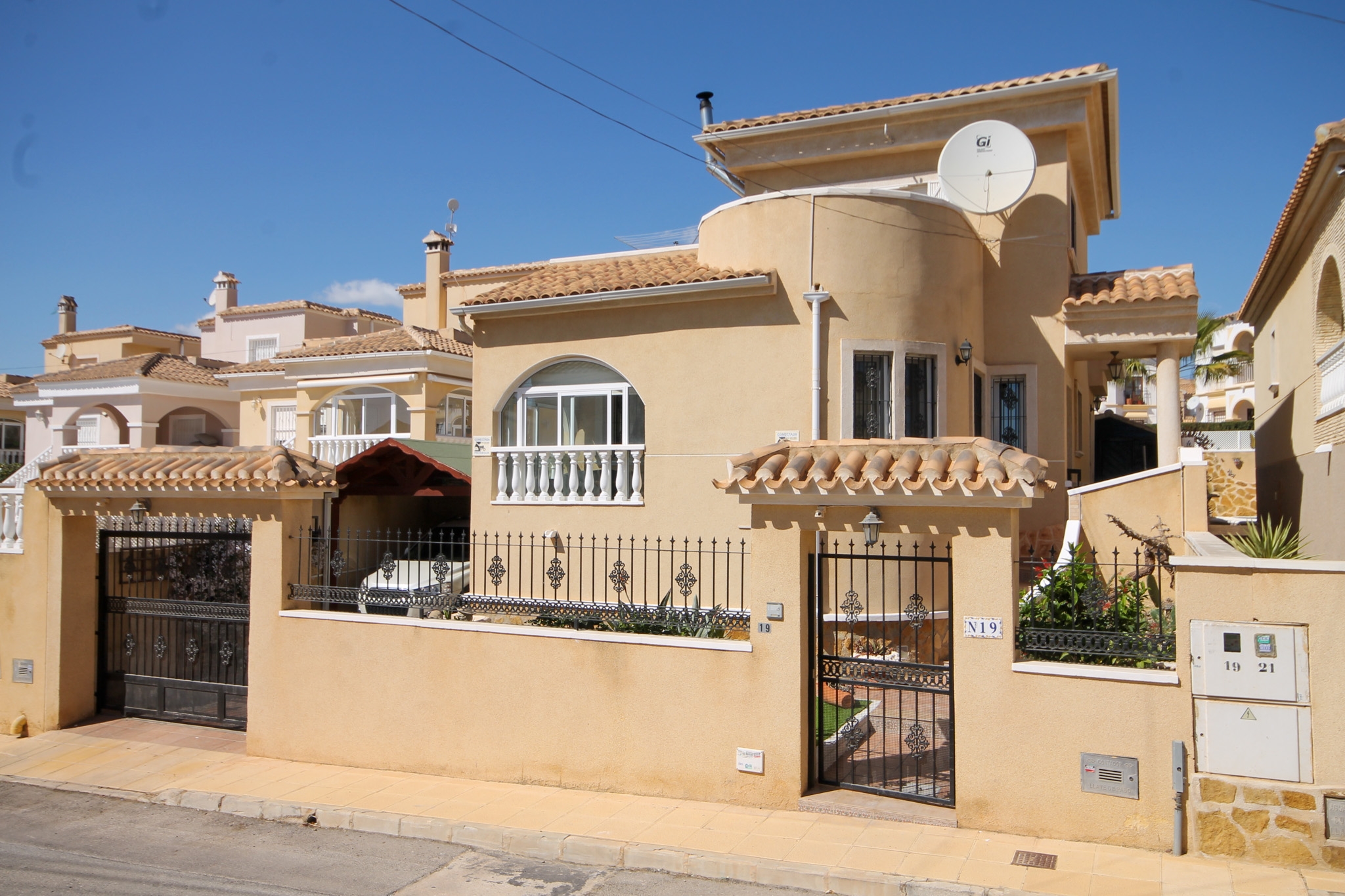 3 Bedroom detached villa with private pool
