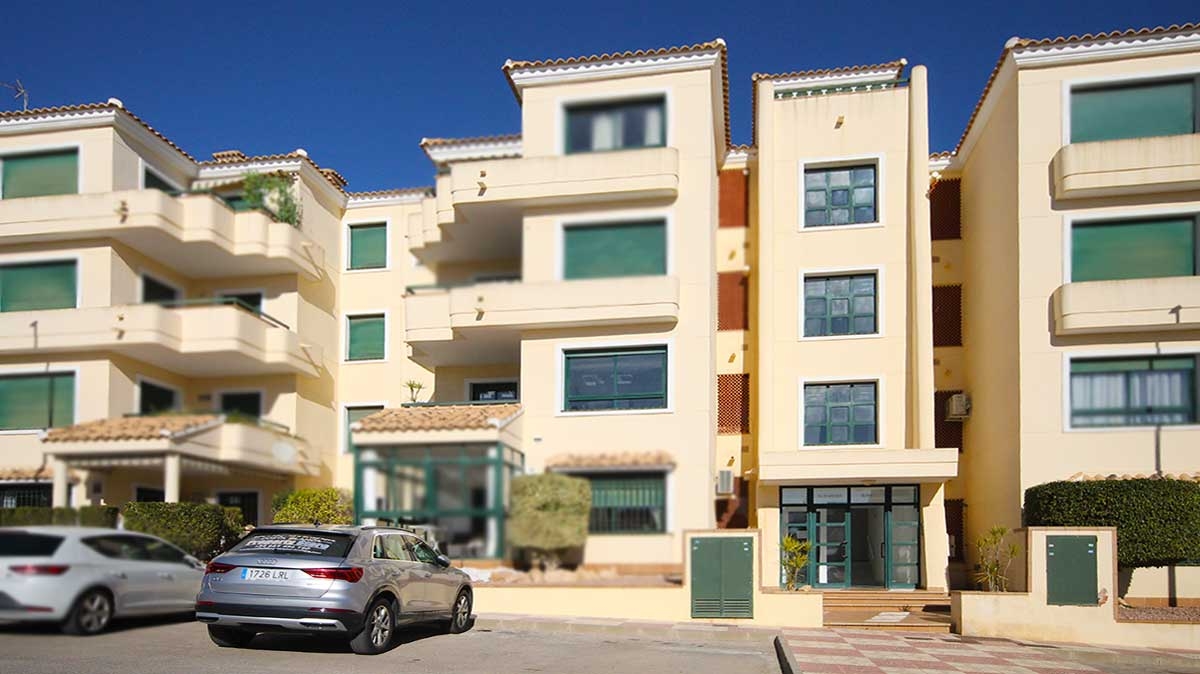 South West Facing 2 Bed Apartment on Campoamor Golf