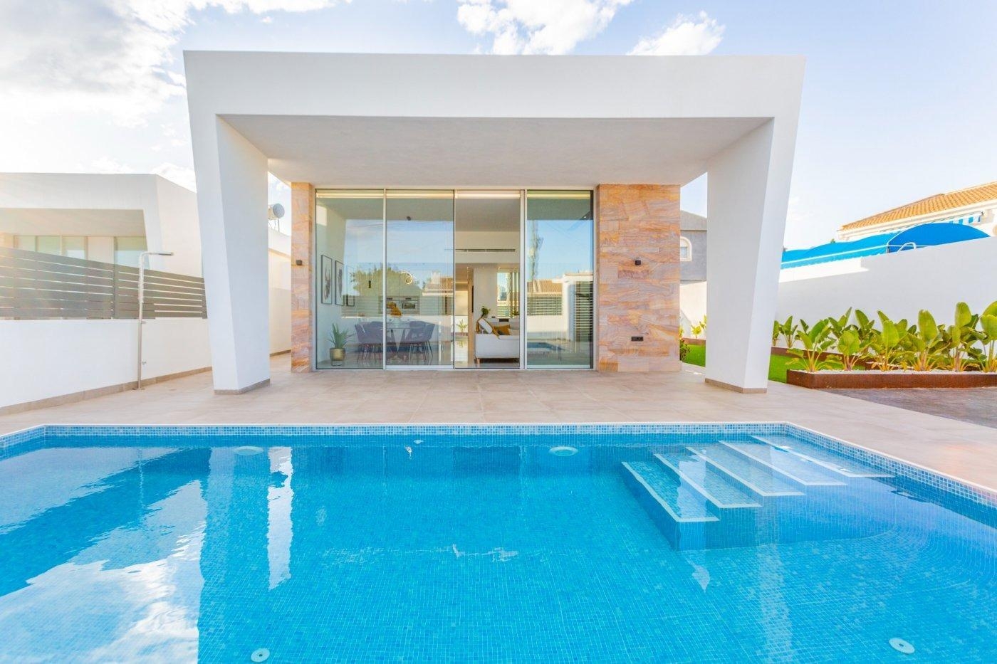 3 Bedroom 2 Bathroom Villa in Torrevieja