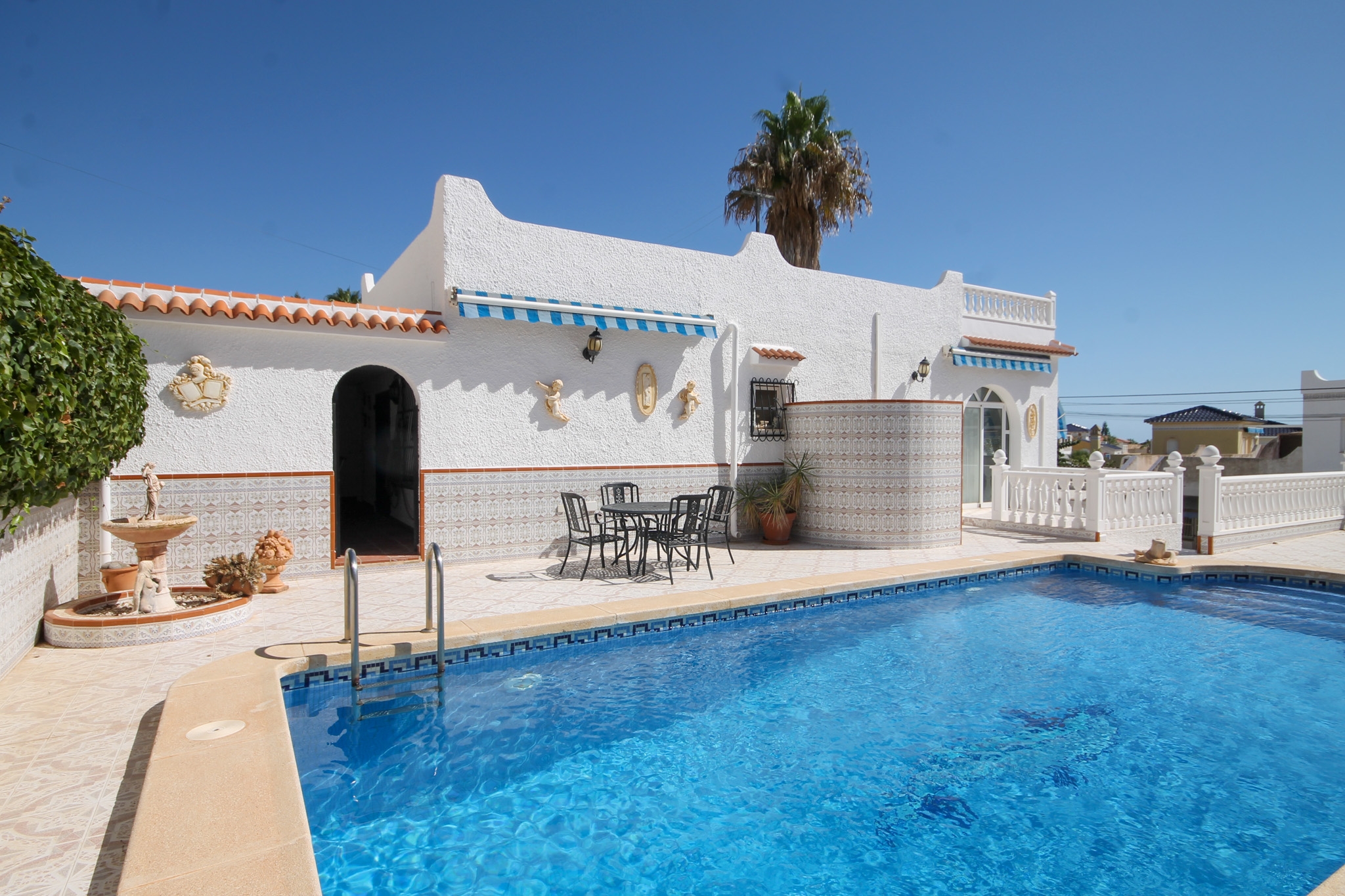 3 bed villa with private pool 