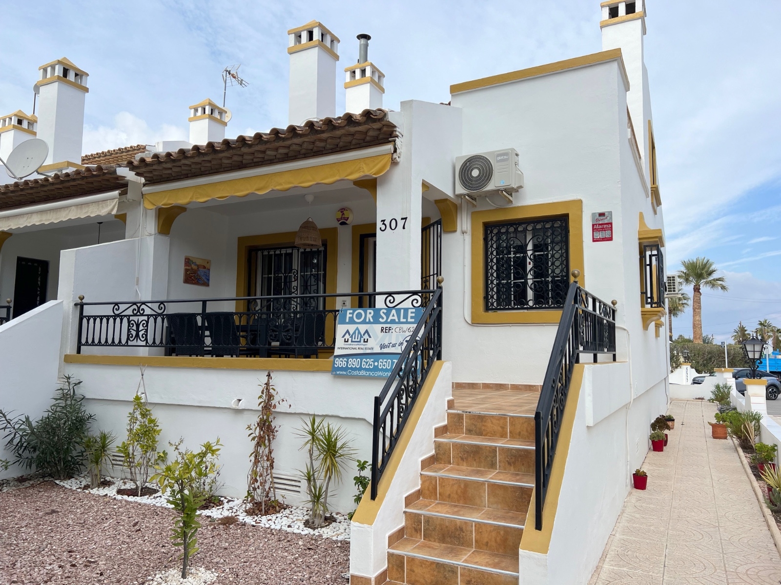 3 Bedroom 2 Bathroom House in Orihuela Costa