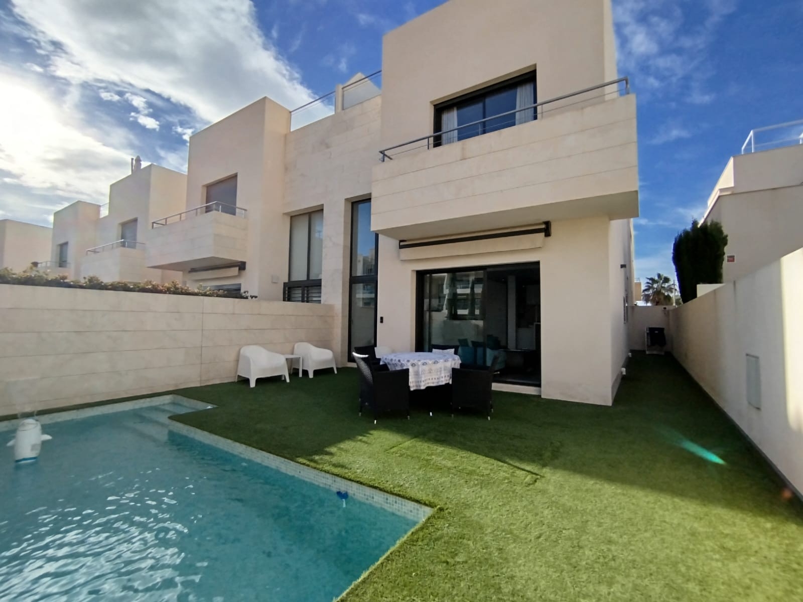 3 Bedroom 2 Bathroom Villa in Orihuela Costa
