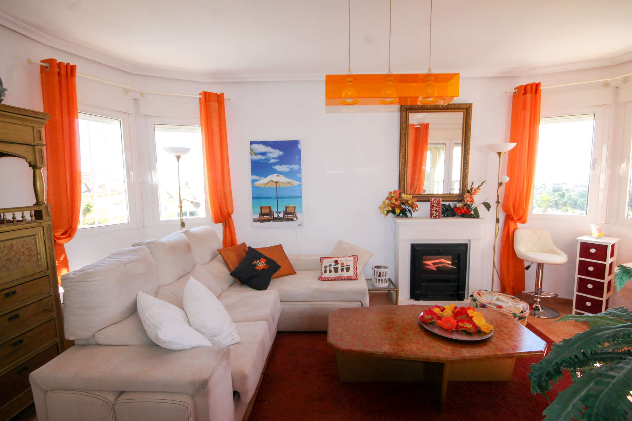 For Sale - Four Bed villa on large plot with heated pool -  - Alicante