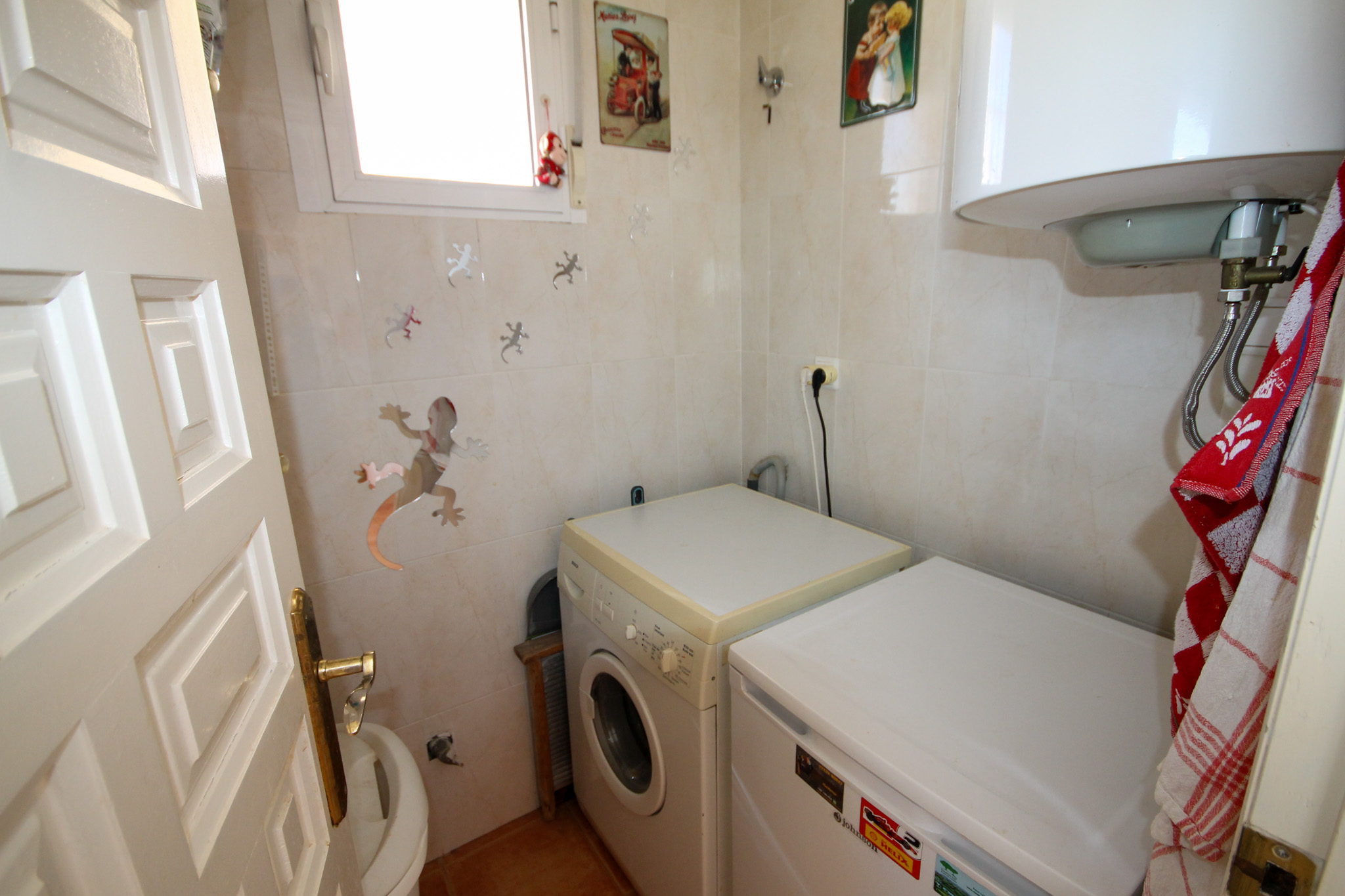 For Sale - Four Bed villa on large plot with heated pool -  - Alicante