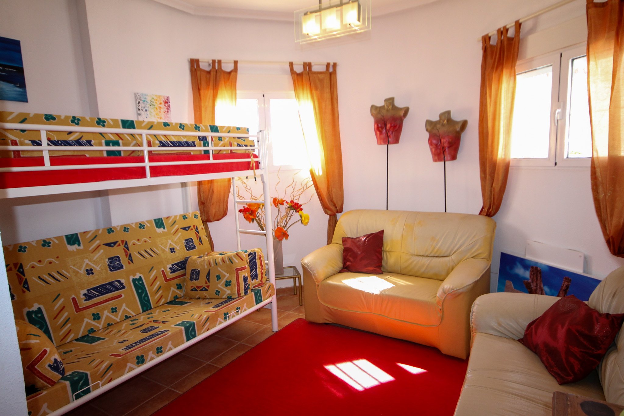 For Sale - Four Bed villa on large plot with heated pool -  - Alicante