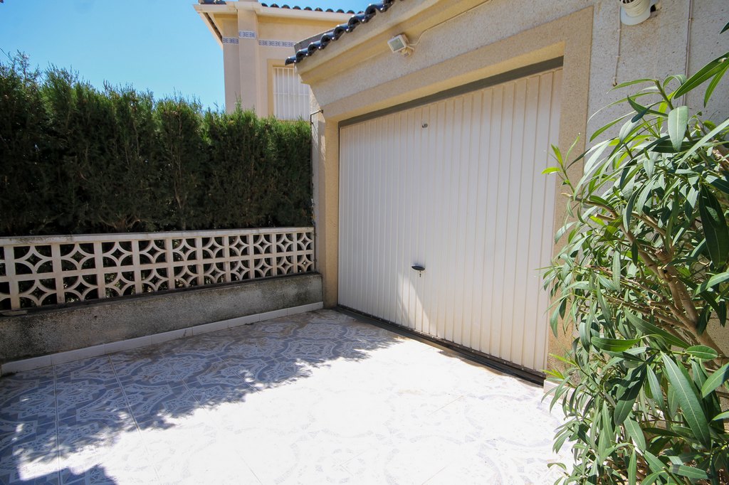 For Sale - Detached villa with 2 beds, 3 baths and basement -  - 
