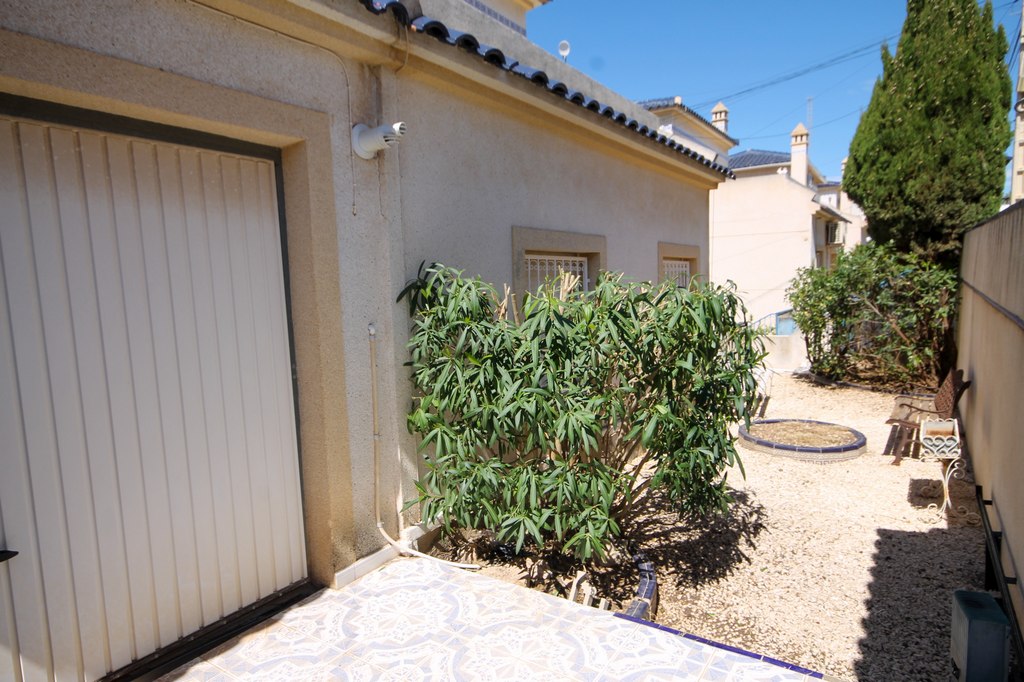 For Sale - Detached villa with 2 beds, 3 baths and basement -  - 
