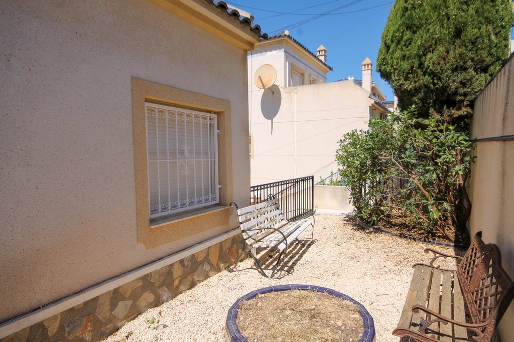 For Sale - Detached villa with 2 beds, 3 baths and basement -  - 