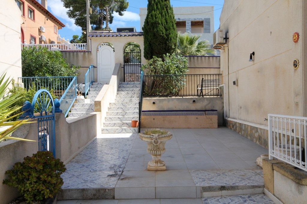 For Sale - Detached villa with 2 beds, 3 baths and basement -  - 