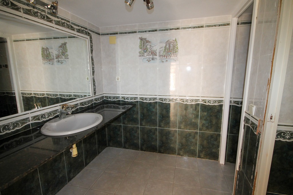 For Sale - Detached villa with 2 beds, 3 baths and basement -  - 