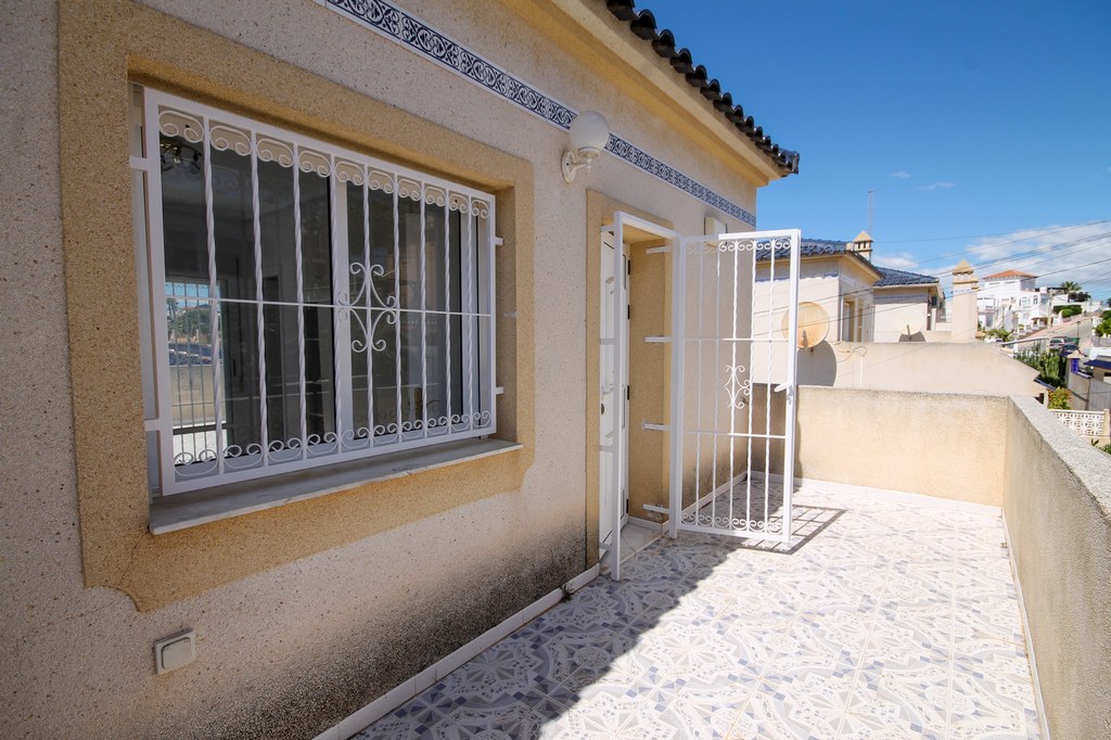 For Sale - Detached villa with 2 beds, 3 baths and basement -  - 