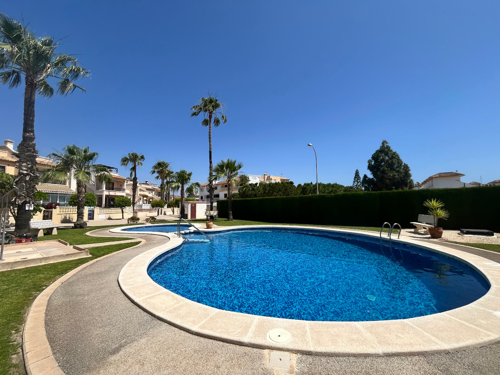 For Sale - 3 Bedroom 2 Bathroom Quad House in Playa Flamenca - Jumilla  - Alicante