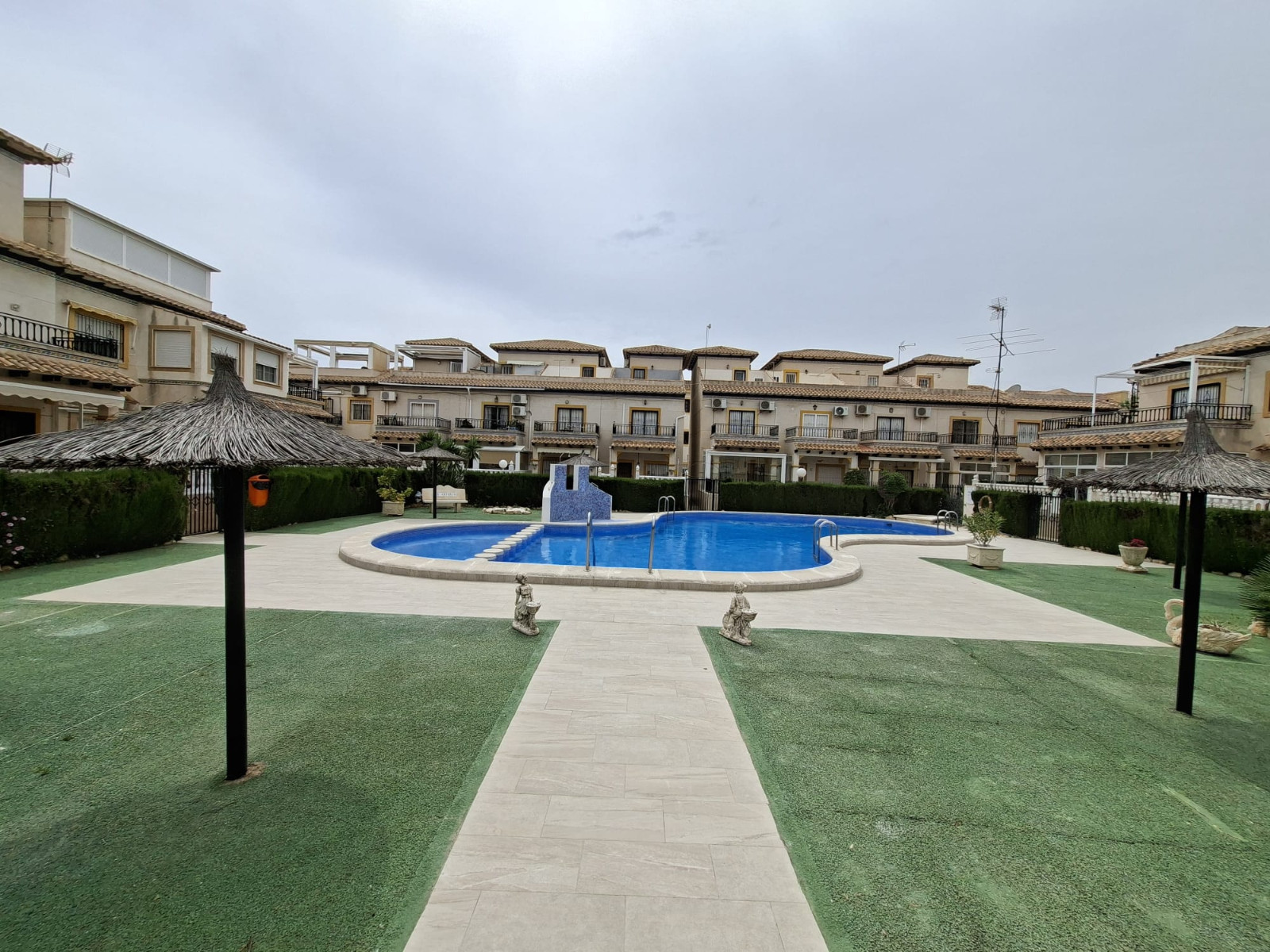 For Sale - 2 Bedroom 1 Bathroom Apartment in Playa Flamenca - Res. San Antonio  - Alicante