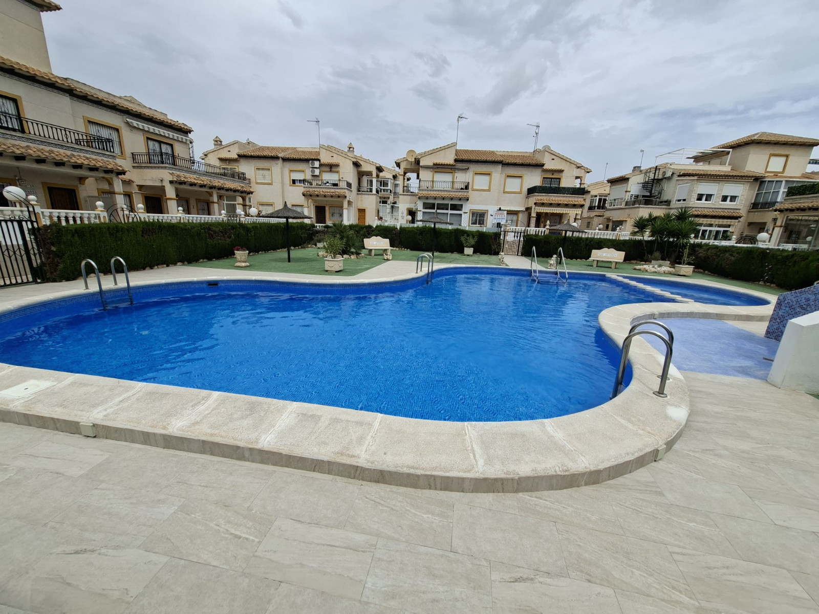 For Sale - 2 Bedroom 1 Bathroom Apartment in Playa Flamenca - Res. San Antonio  - Alicante