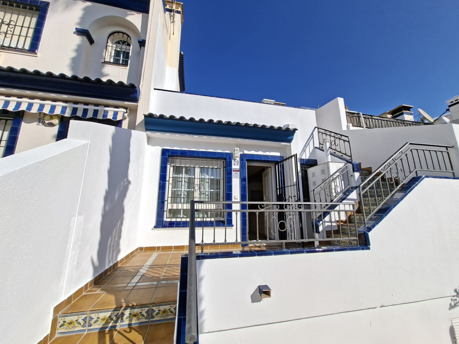 For Sale - 2 Bedroom 1 Bathroom Bungalow in Villamartin - Rioja  - Alicante
