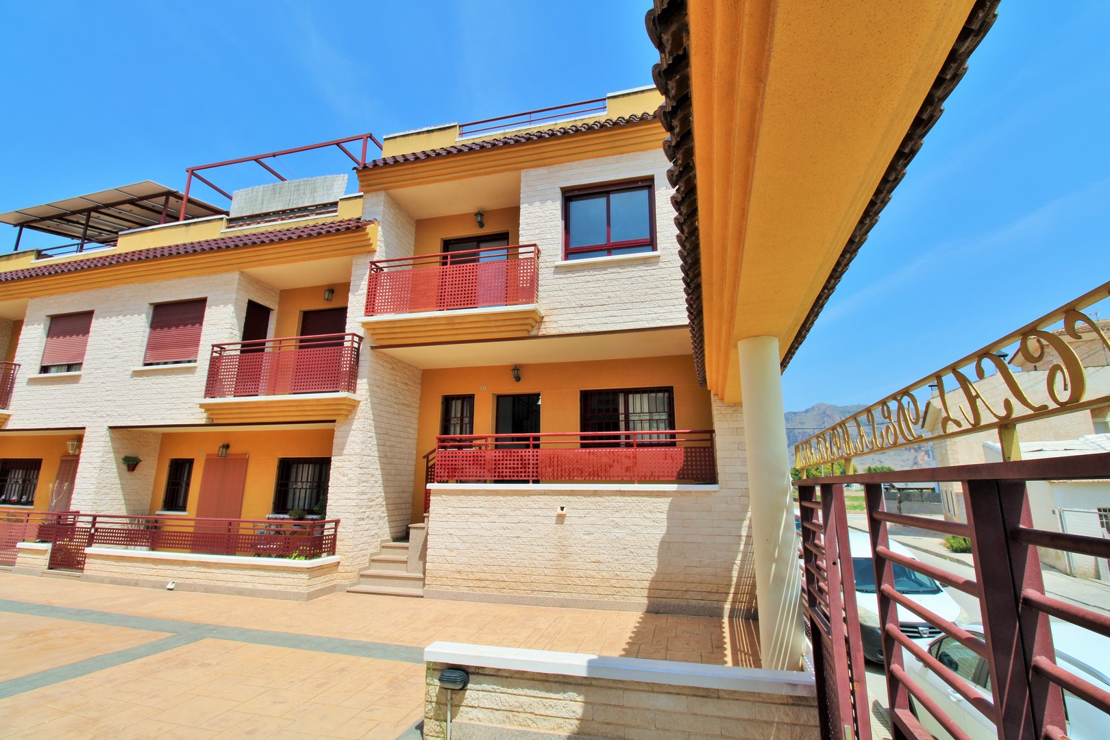For Sale - 3 Bedroom 3 Bathroom Semi Detached House in Orihuela - Los Desamparados  - Alicante