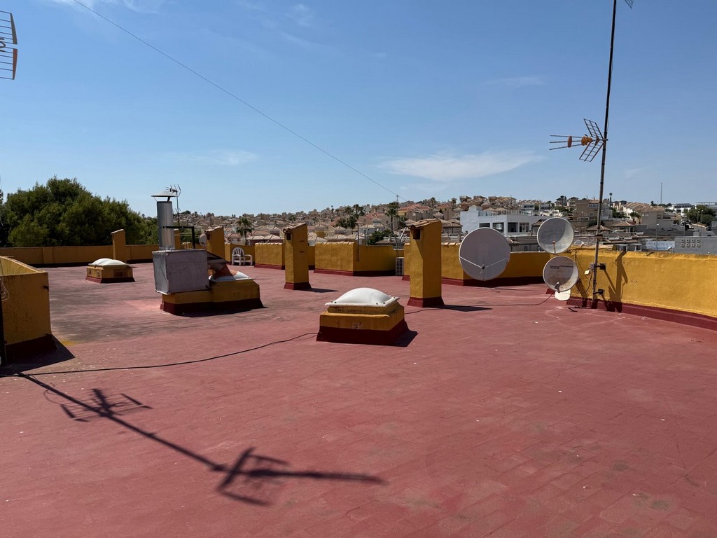 For Sale - 3 Bed apartment close to amenities -  - Alicante