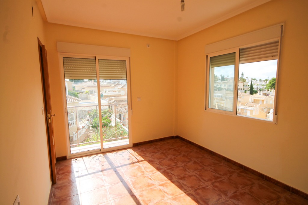 For Sale - Semi detached house with pool and basement -  - Alicante