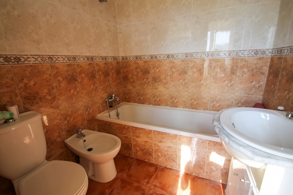 For Sale - Semi detached house with pool and basement -  - Alicante