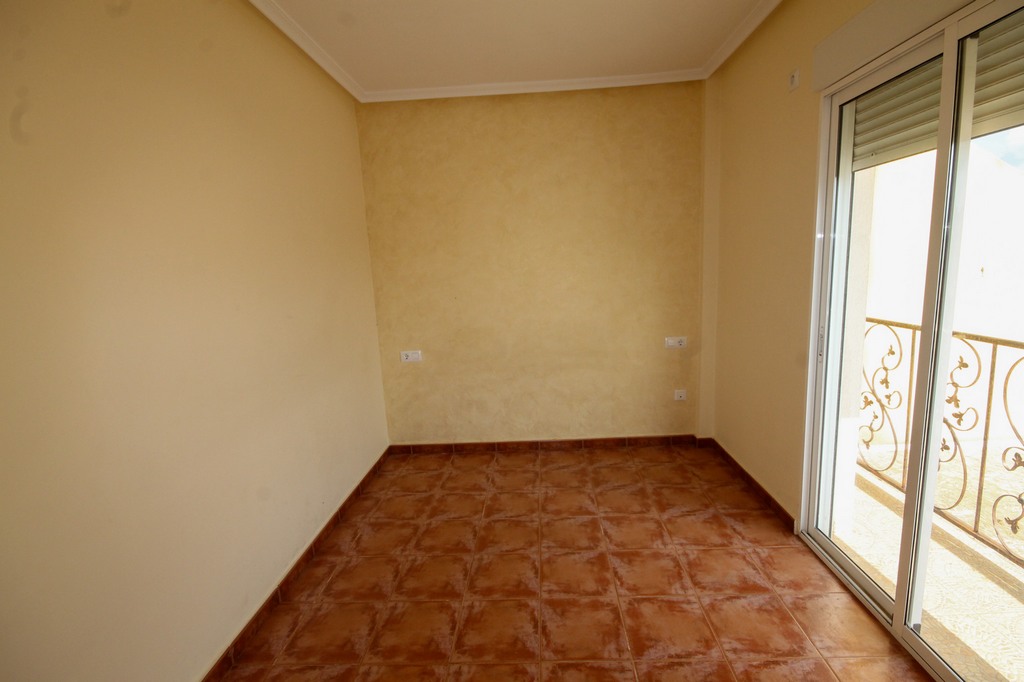 For Sale - Semi detached house with pool and basement -  - Alicante