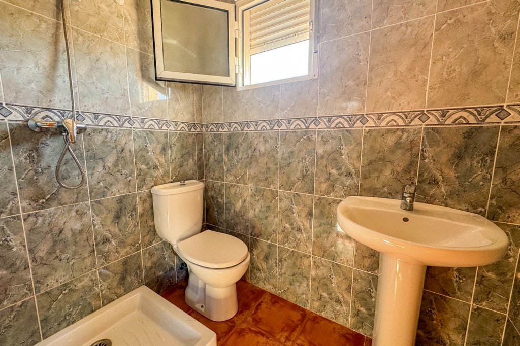 For Sale - Semi detached house with pool and basement -  - Alicante
