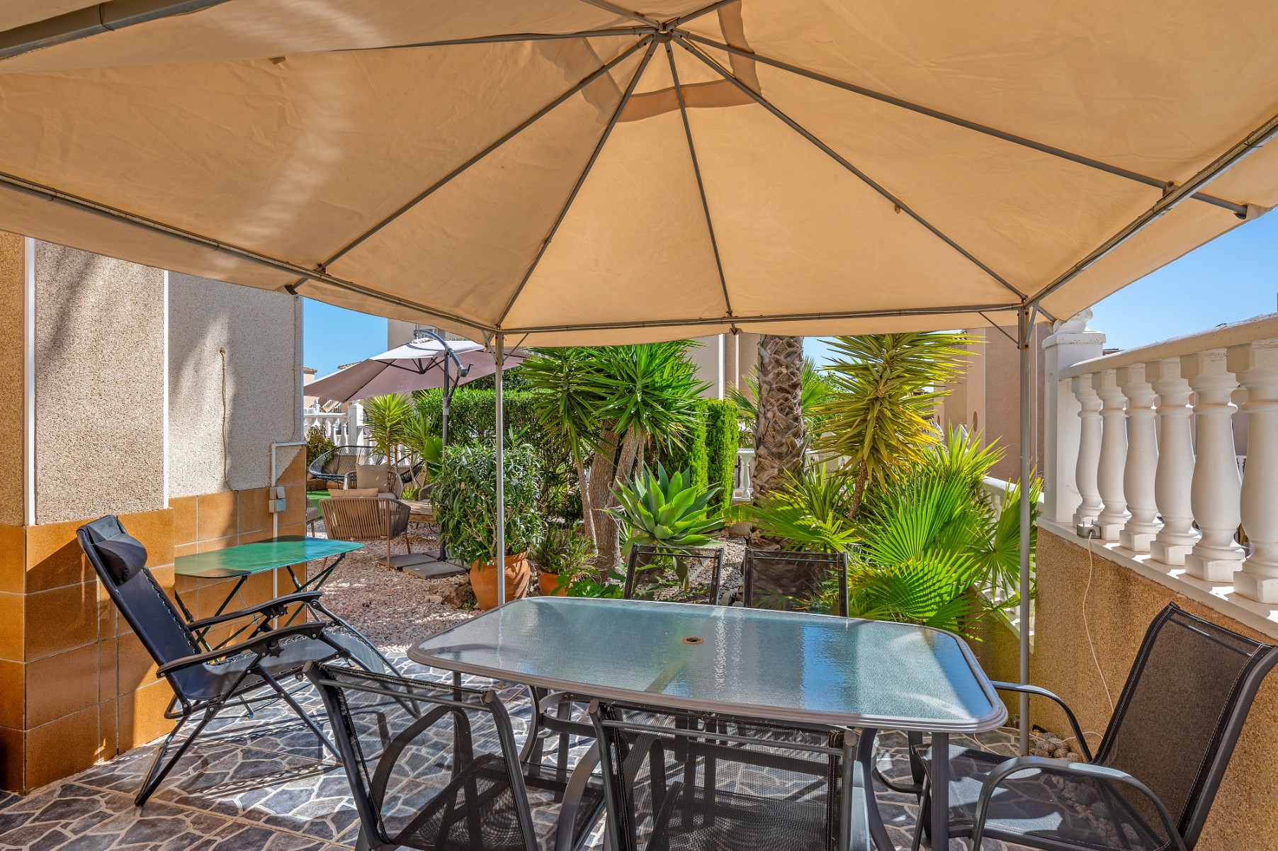 For Sale - 3 Bedroom 2 Bathroom Villa in Villamartin - Villamartin  - Alicante