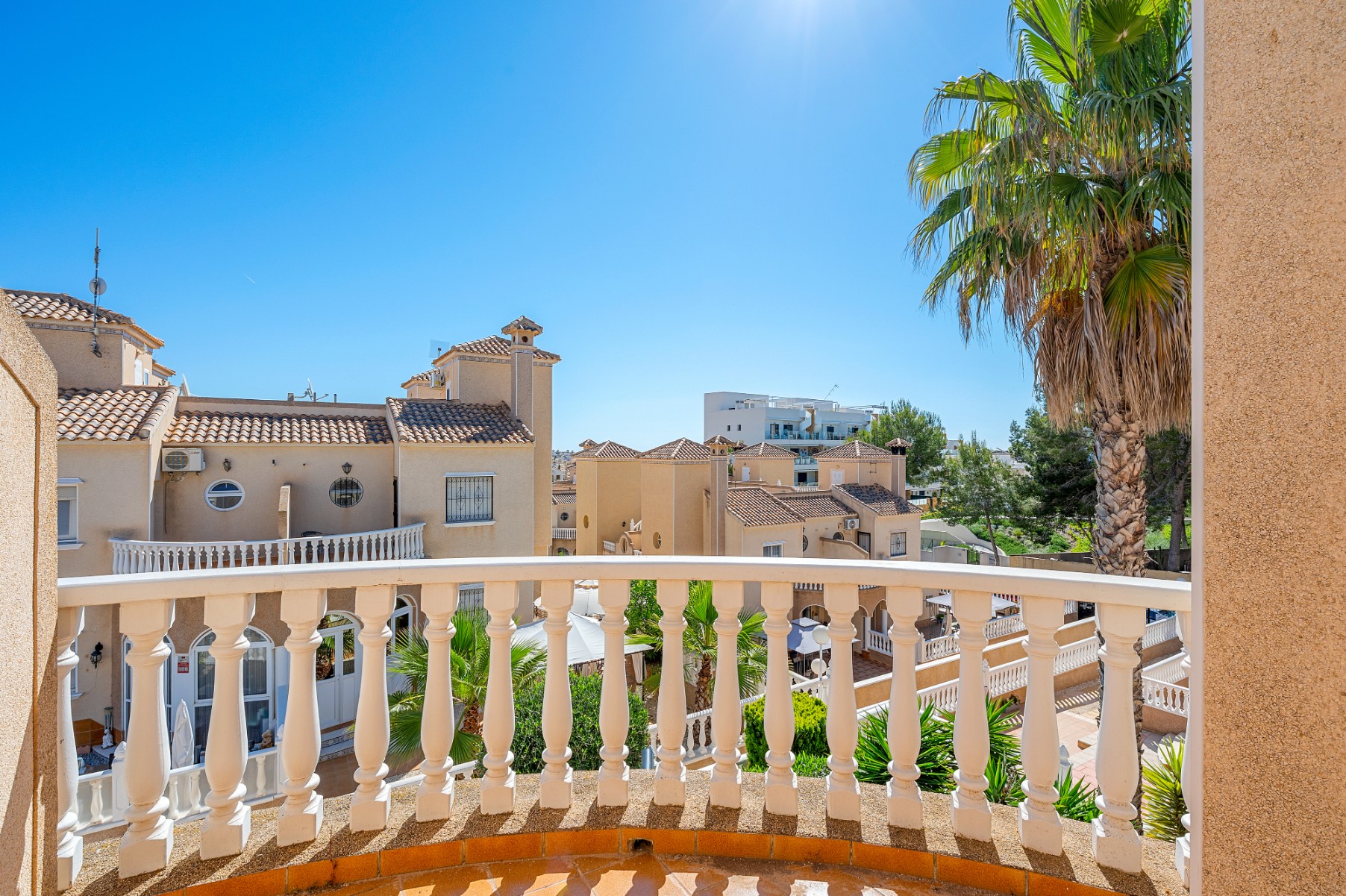 For Sale - 3 Bedroom 2 Bathroom Villa in Villamartin - Villamartin  - Alicante