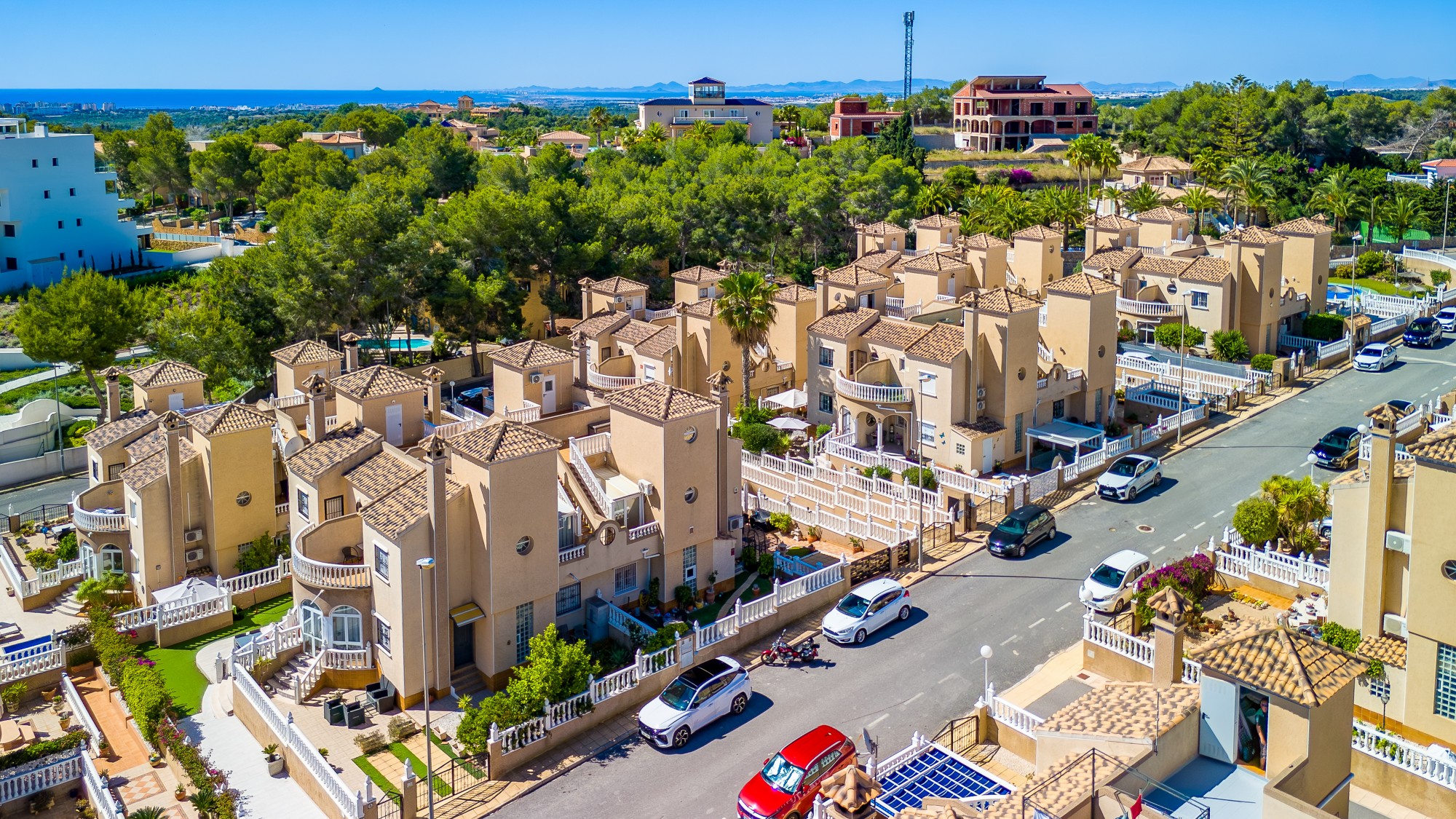 For Sale - 3 Bedroom 2 Bathroom Villa in Villamartin - Villamartin  - Alicante