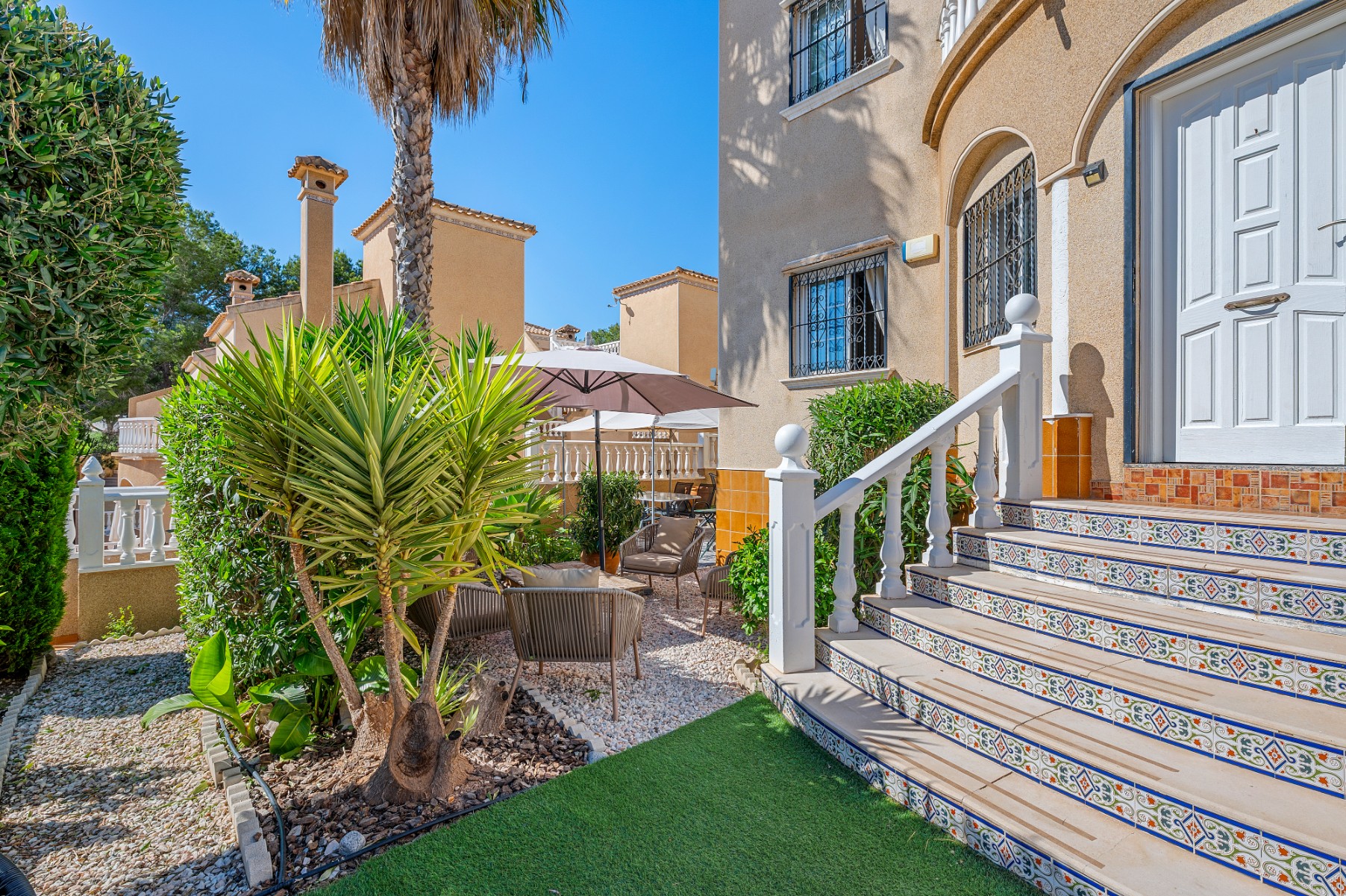 For Sale - 3 Bedroom 2 Bathroom Villa in Villamartin - Villamartin  - Alicante