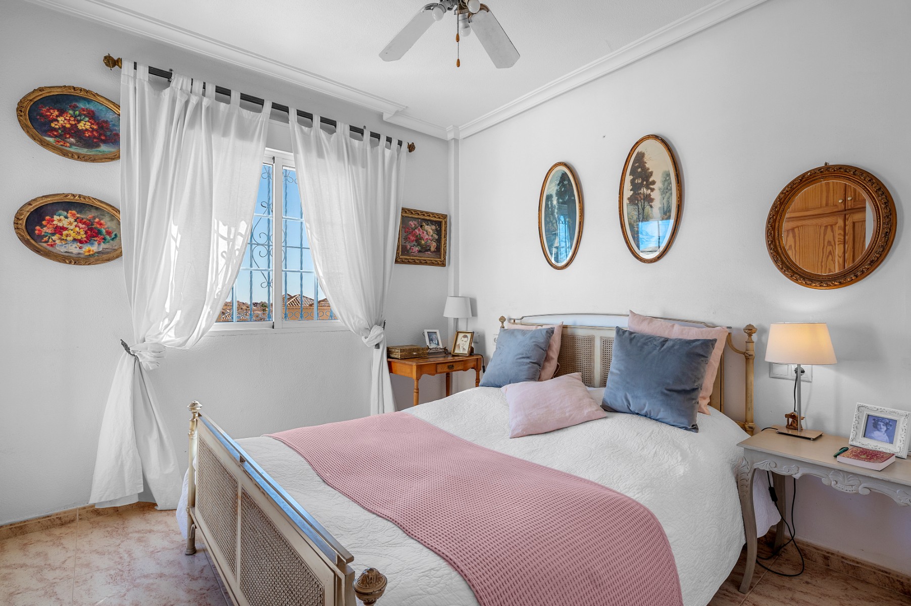 For Sale - 3 Bedroom 2 Bathroom Villa in Villamartin - Villamartin  - Alicante