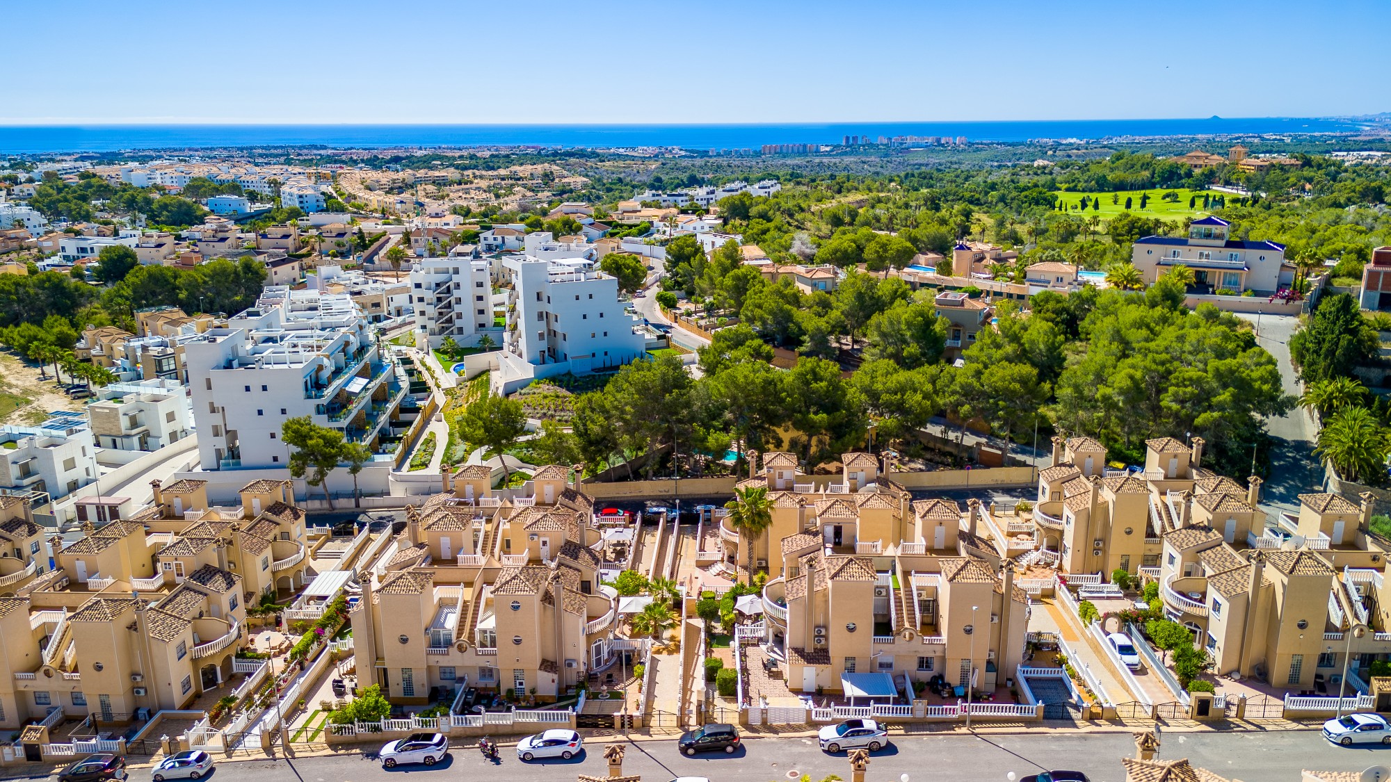 For Sale - 3 Bedroom 2 Bathroom Villa in Villamartin - Villamartin  - Alicante