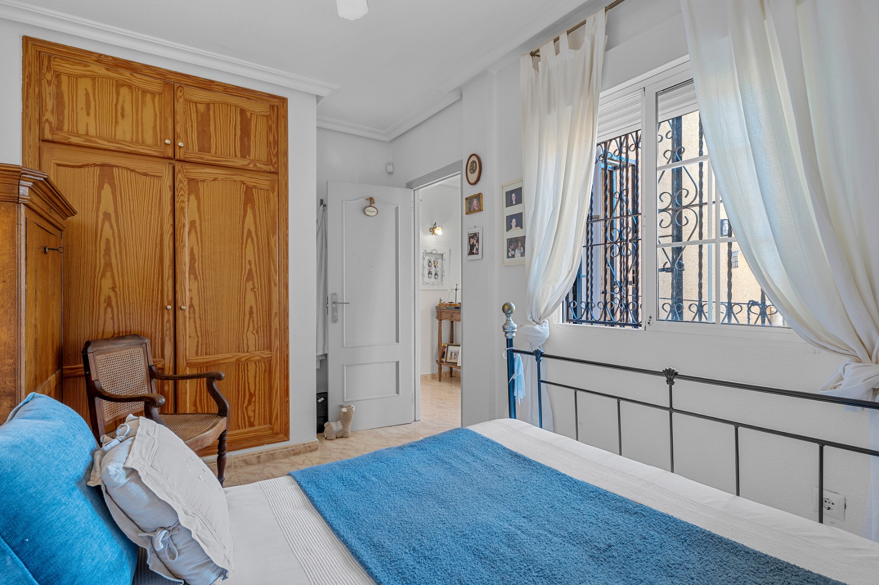 For Sale - 3 Bedroom 2 Bathroom Villa in Villamartin - Villamartin  - Alicante