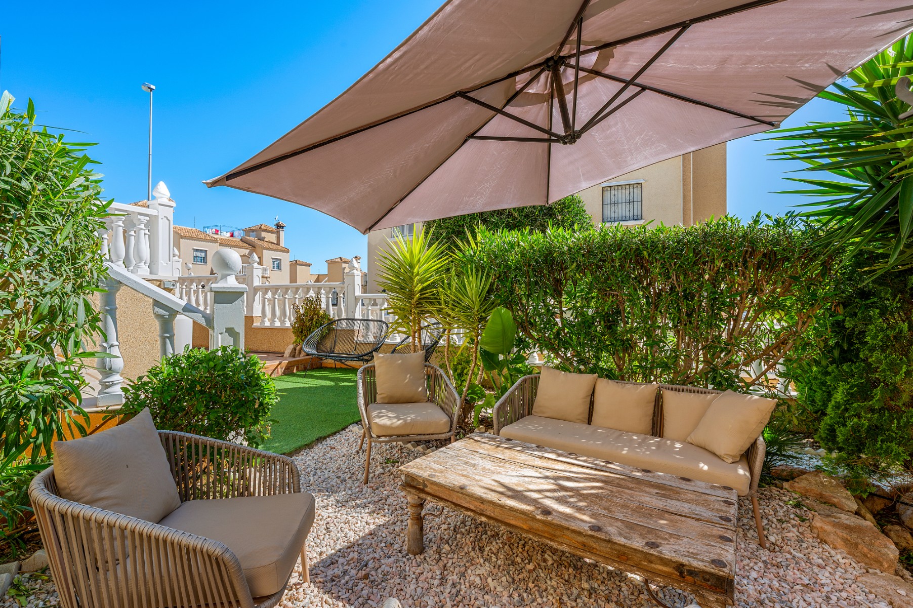 For Sale - 3 Bedroom 2 Bathroom Villa in Villamartin - Villamartin  - Alicante