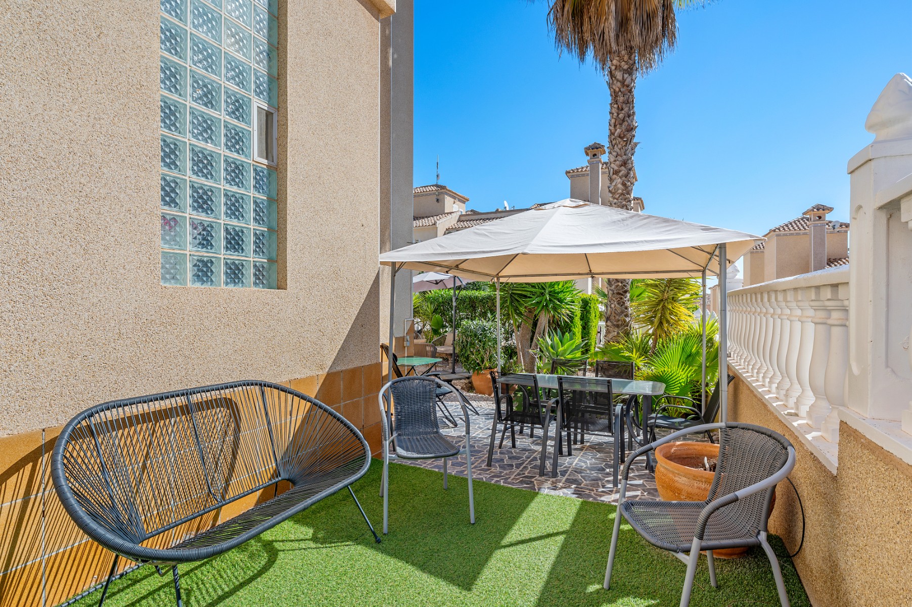 For Sale - 3 Bedroom 2 Bathroom Villa in Villamartin - Villamartin  - Alicante