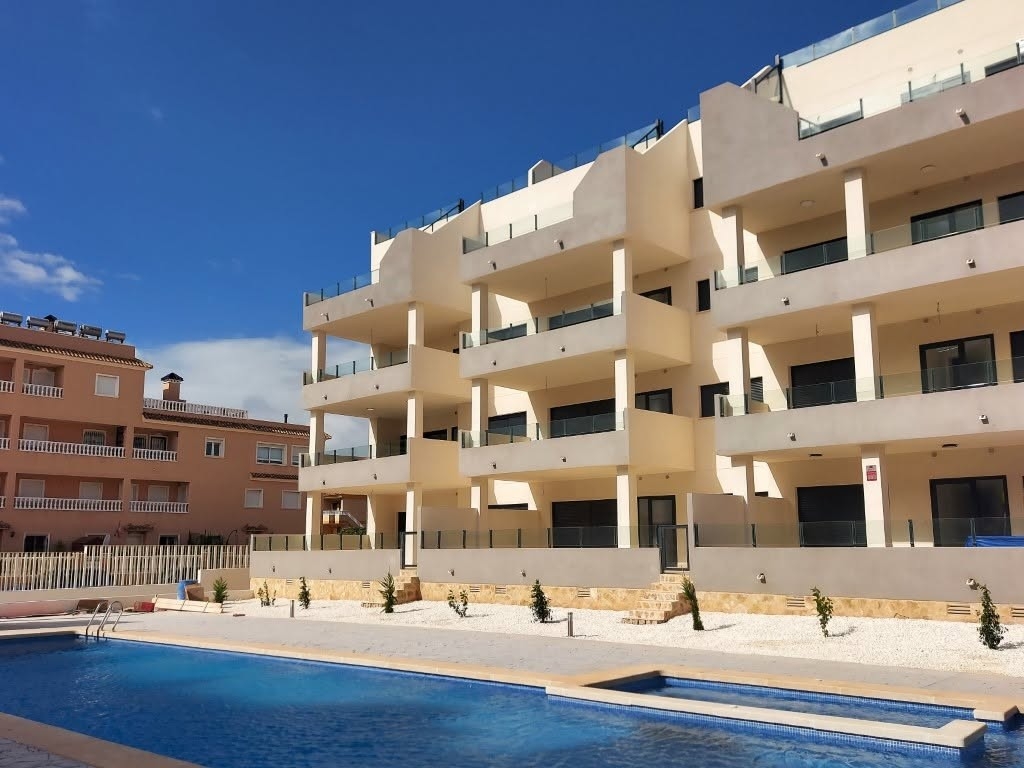2 Bedroom 2 Bathroom Apartment - Top Floor Apartment in Orihuela Costa