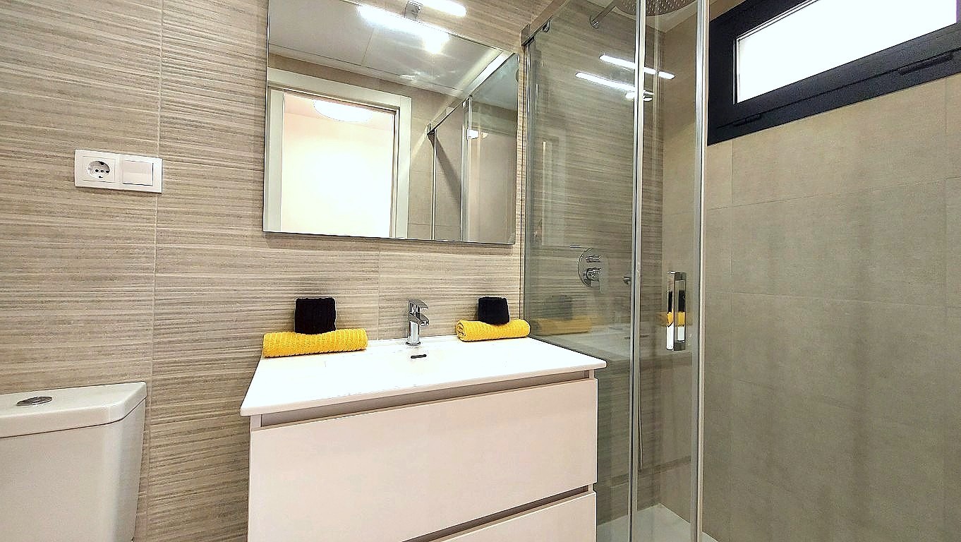 For Sale - 2 Bedroom 2 Bathroom Apartment - Top Floor Apartment in Orihuela Costa - Los Dolses  - Alicante