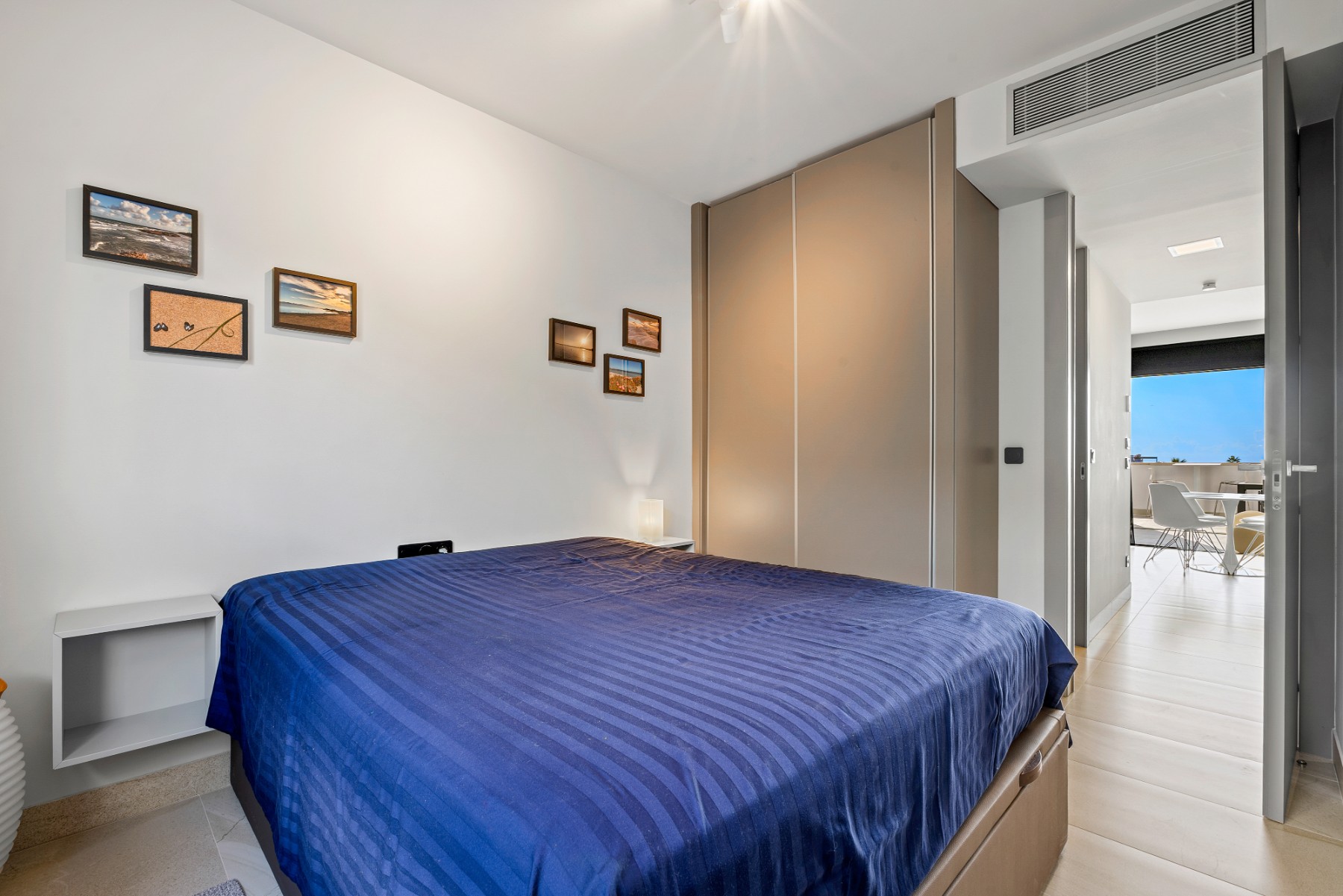 For Sale - 2 Bedroom 2 Bathroom Apartment - Top Floor Apartment in Villamartin - Villamartin  - Alicante