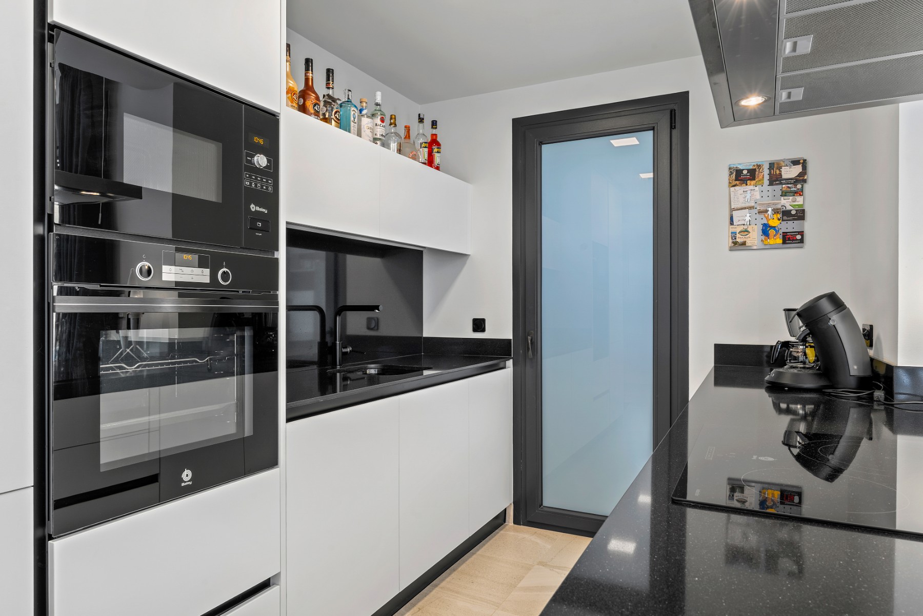 For Sale - 2 Bedroom 2 Bathroom Apartment - Top Floor Apartment in Villamartin - Villamartin  - Alicante