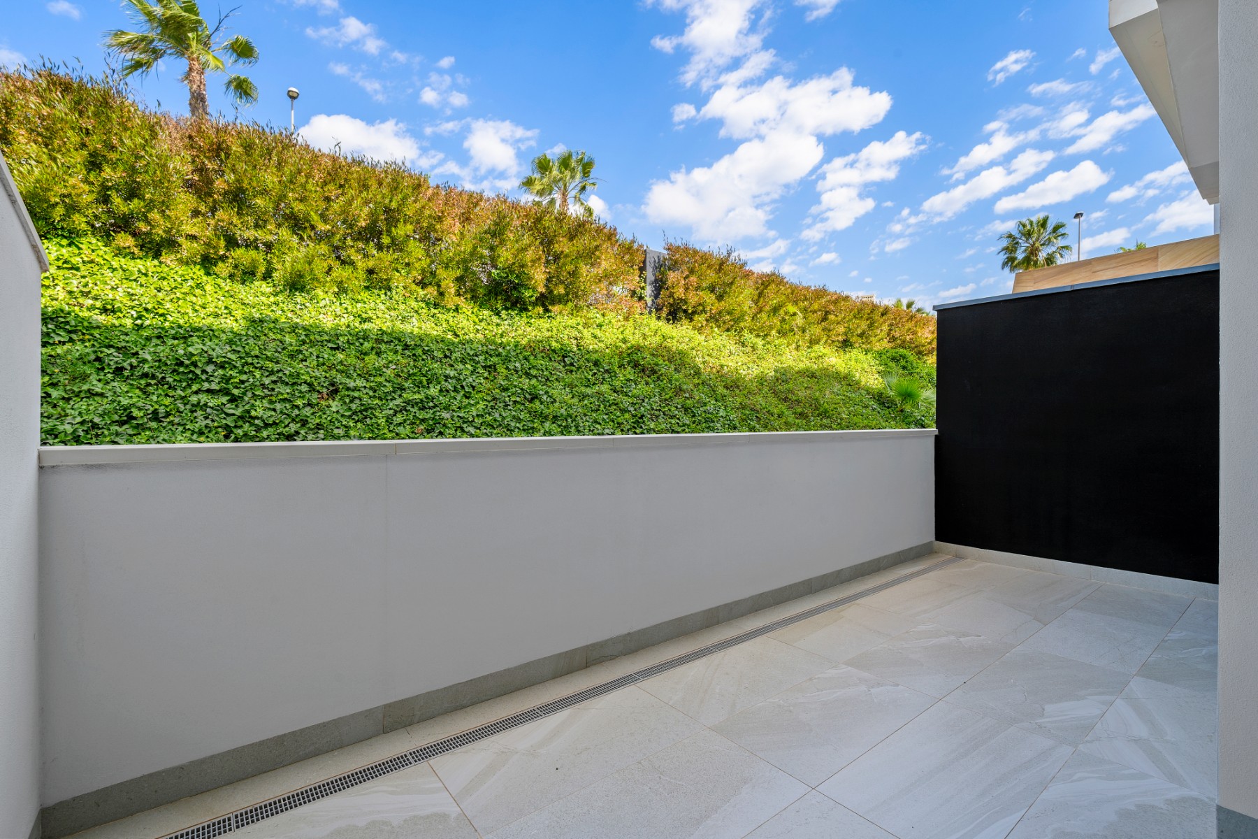 For Sale - 2 Bedroom 2 Bathroom Apartment - Top Floor Apartment in Villamartin - Villamartin  - Alicante