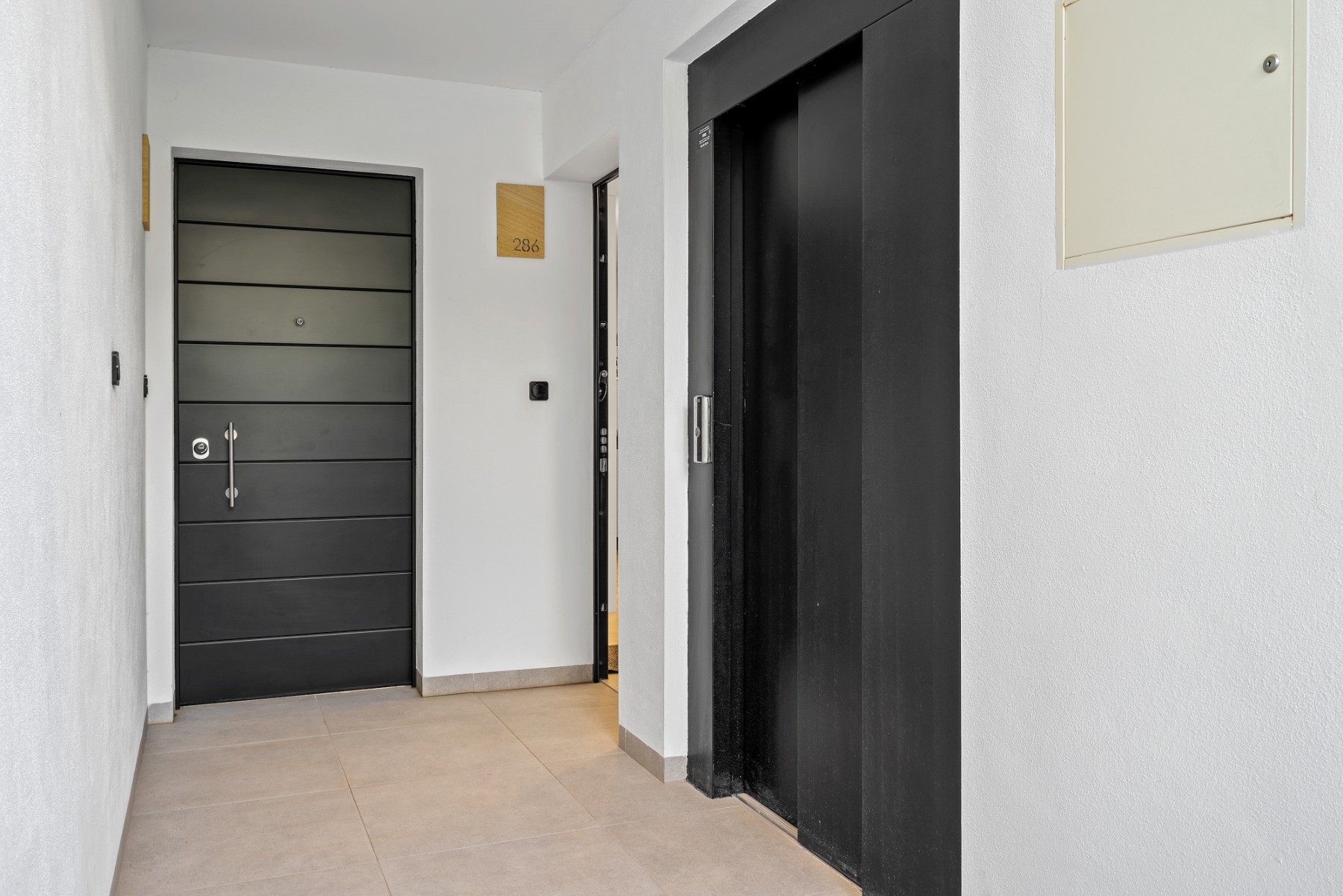 For Sale - 2 Bedroom 2 Bathroom Apartment - Top Floor Apartment in Villamartin - Villamartin  - Alicante