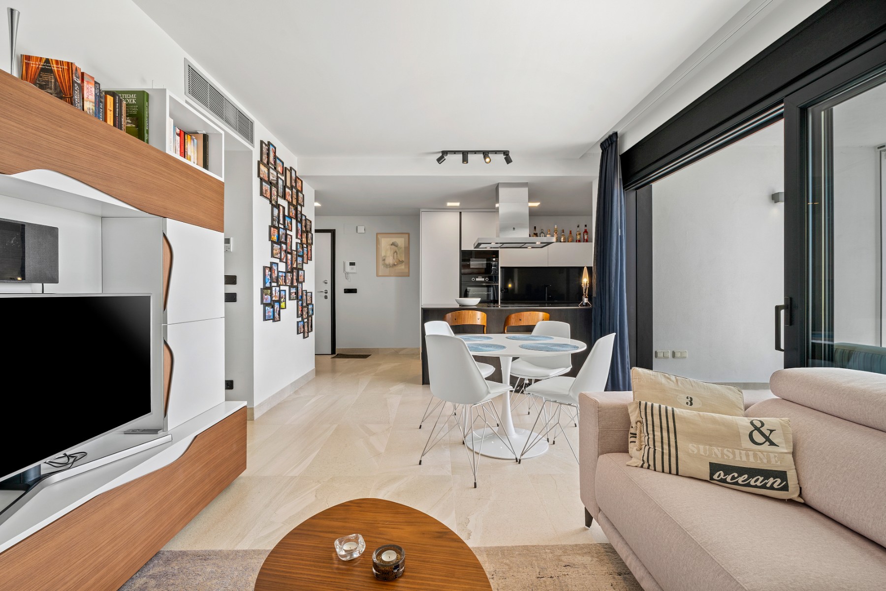 For Sale - 2 Bedroom 2 Bathroom Apartment - Top Floor Apartment in Villamartin - Villamartin  - Alicante