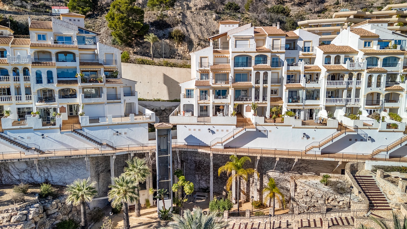 For Sale - 3 Bedroom 2 Bathroom Apartment - Top Floor Apartment in Altea - Mascarat  - Alicante