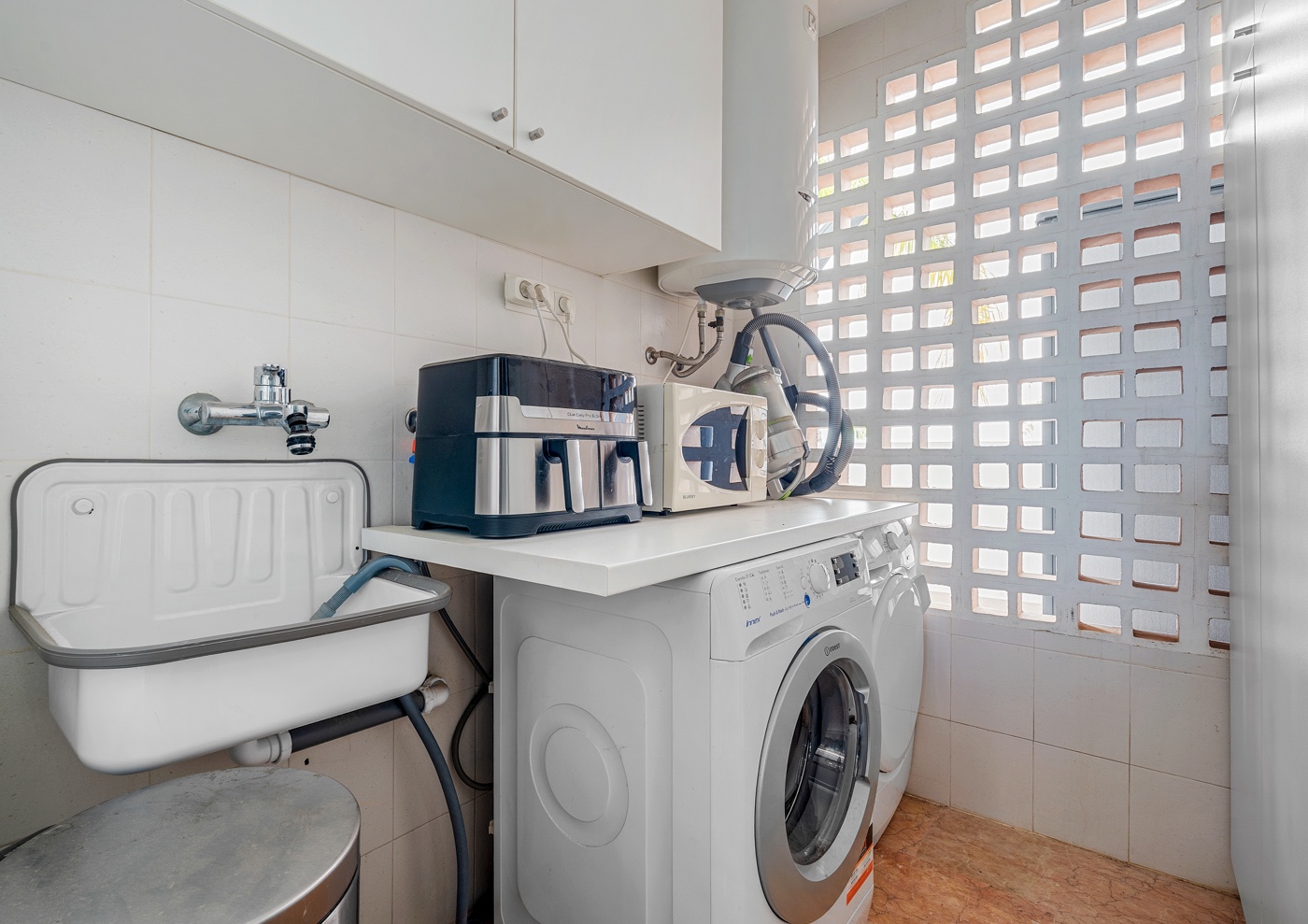 For Sale - 3 Bedroom 2 Bathroom Apartment - Top Floor Apartment in Altea - Mascarat  - Alicante