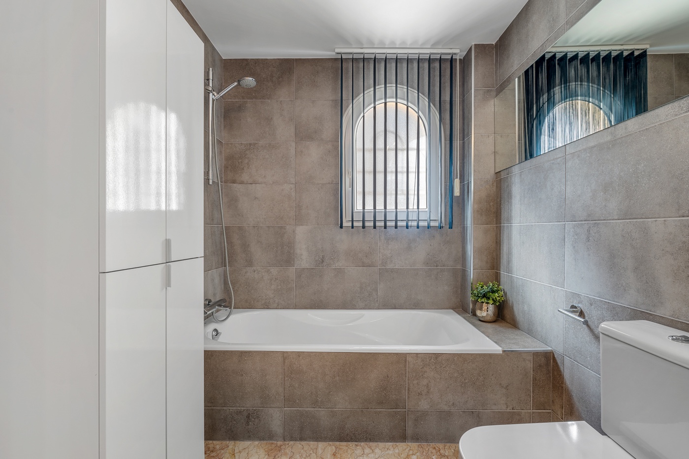 For Sale - 3 Bedroom 2 Bathroom Apartment - Top Floor Apartment in Altea - Mascarat  - Alicante