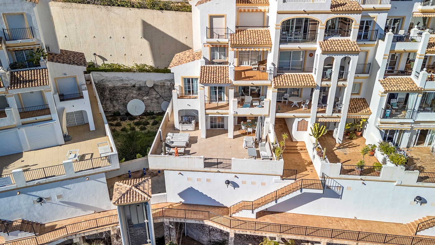For Sale - 3 Bedroom 2 Bathroom Apartment - Top Floor Apartment in Altea - Mascarat  - Alicante