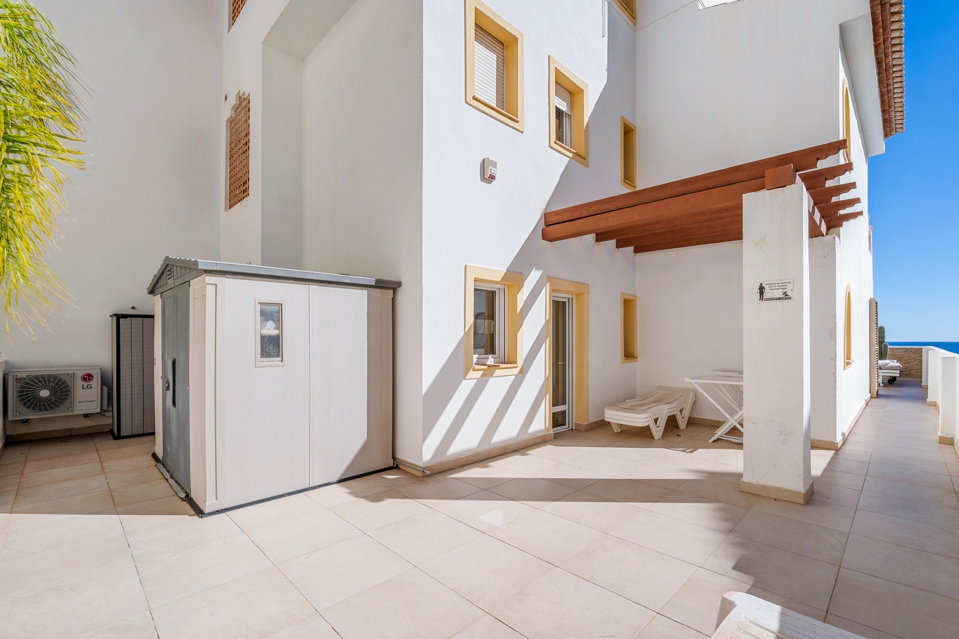 For Sale - 3 Bedroom 2 Bathroom Apartment - Top Floor Apartment in Altea - Mascarat  - Alicante