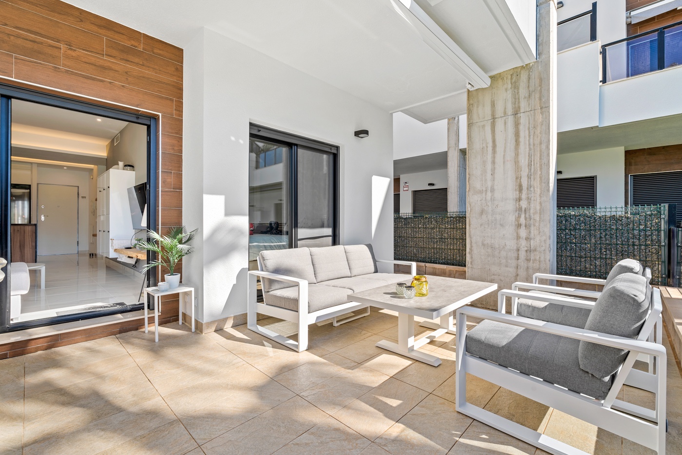 For Sale - 2 Bedroom 2 Bathroom Apartment - Top Floor Apartment in Guardamar del Segura - El Raso  - Alicante