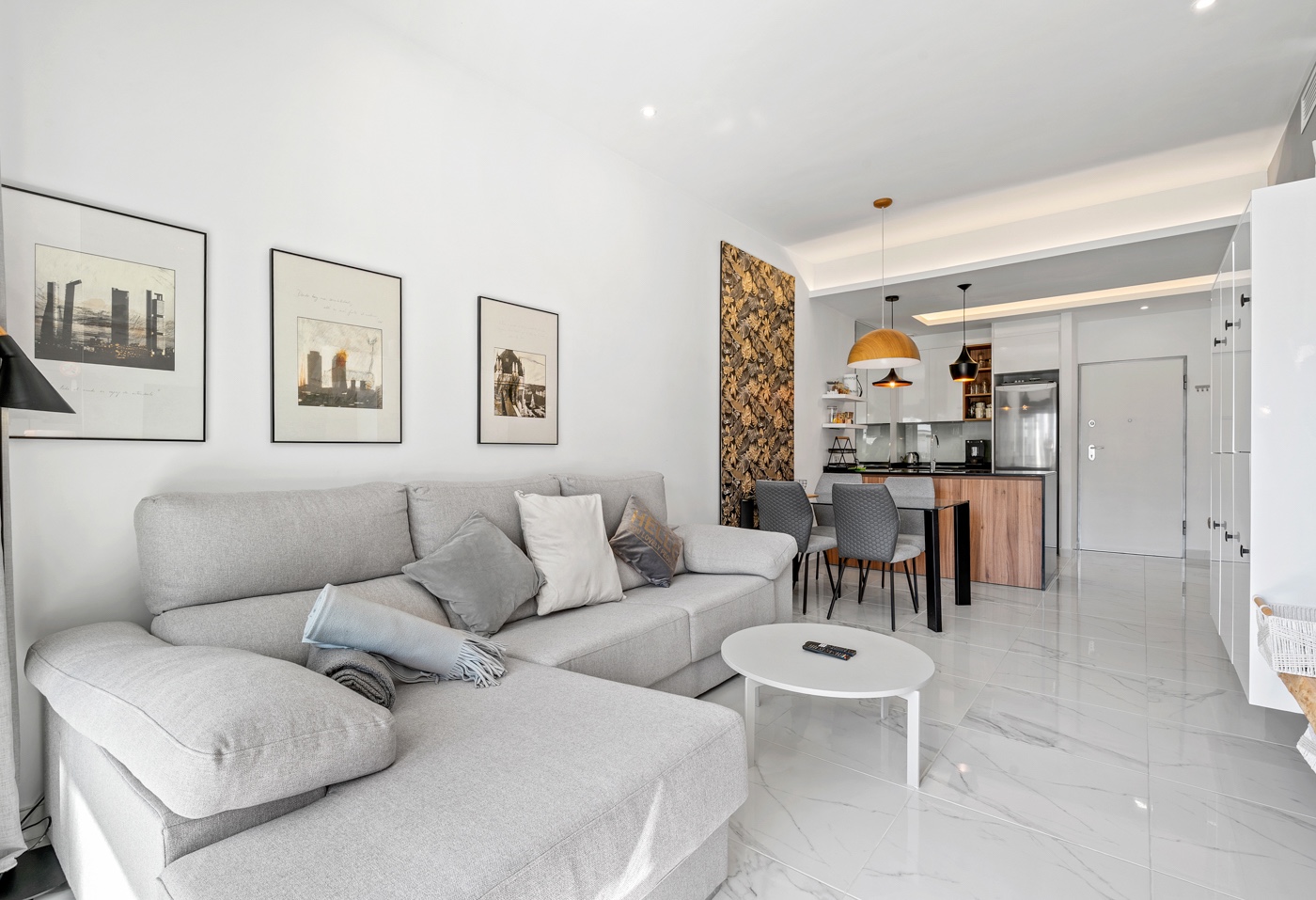 For Sale - 2 Bedroom 2 Bathroom Apartment - Top Floor Apartment in Guardamar del Segura - El Raso  - Alicante