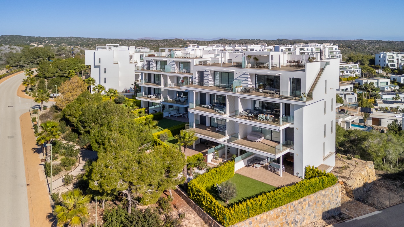 For Sale - 2 Bedroom 2 Bathroom Apartment - Top Floor Apartment in Las Colinas Golf Resort - Las Colinas  - Alicante